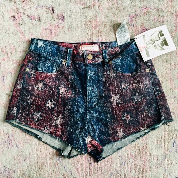 Guess Pants - NWT Guess 1981 short w stars